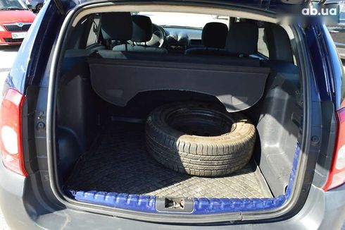 Renault Duster 2012 - фото 12