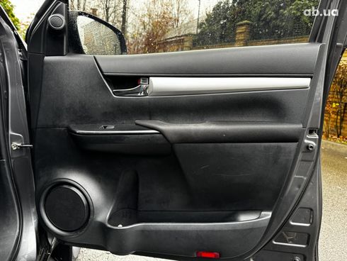 Toyota Hilux 2017 серый - фото 30