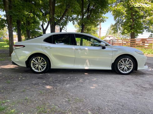 Toyota Camry 2019 белый - фото 14