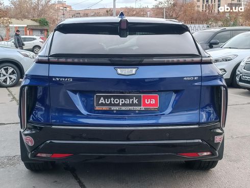 Cadillac Lyriq 2023 синий - фото 23