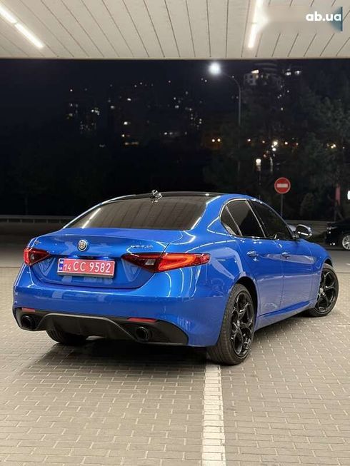 Alfa Romeo Giulia 2017 - фото 10