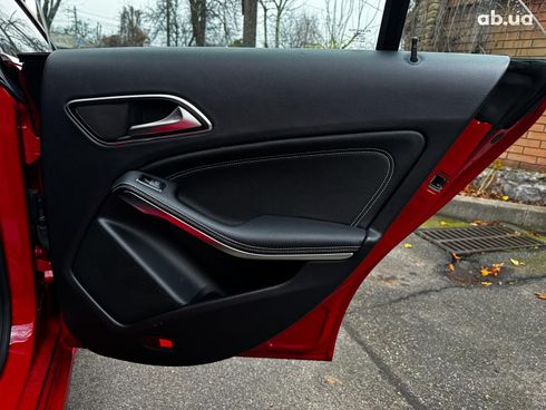 Mercedes-Benz CLA-Класс 2018 красный - фото 27