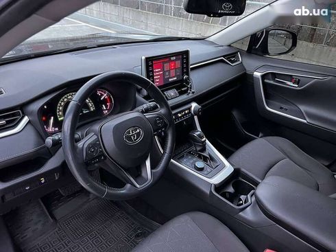 Toyota RAV4 2019 - фото 21