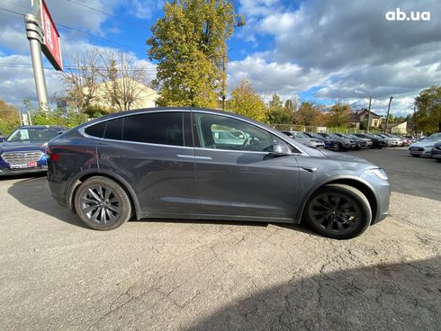 Tesla Model X 2018 серый - фото 14