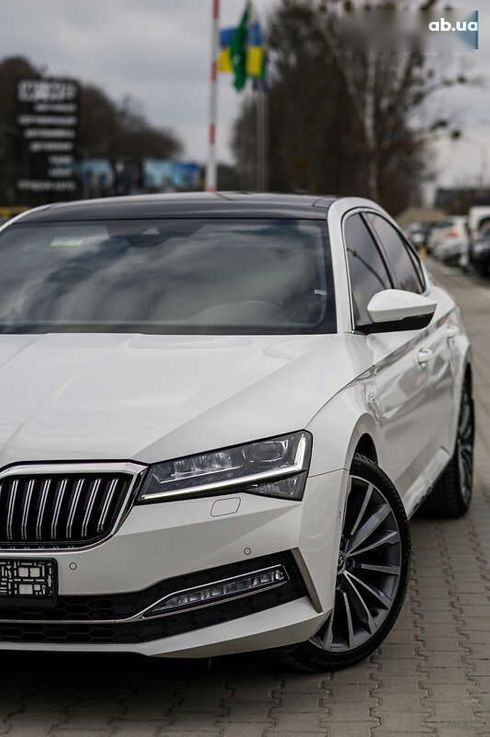 Skoda Superb 2020 - фото 4