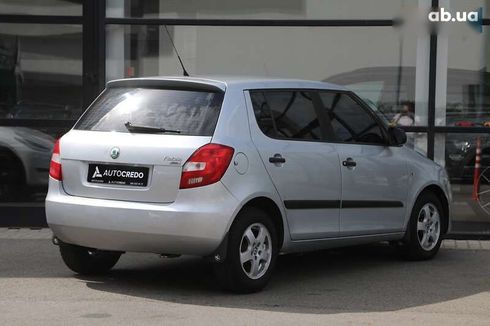Skoda Fabia 2010 - фото 4