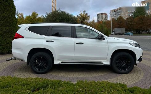 Mitsubishi Pajero Sport 2017 - фото 8