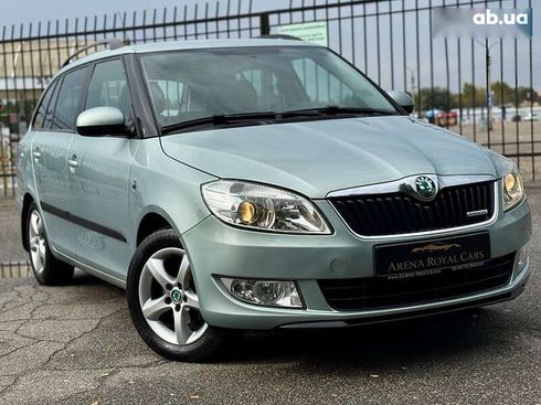 Skoda Fabia 2011 - фото 2