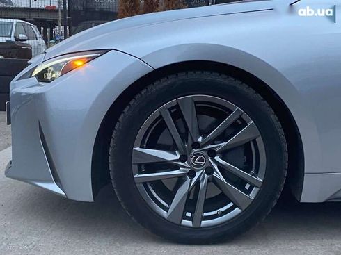 Lexus IS 2021 - фото 11
