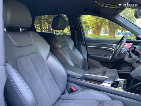 Audi E-Tron 2020 белый - фото 18