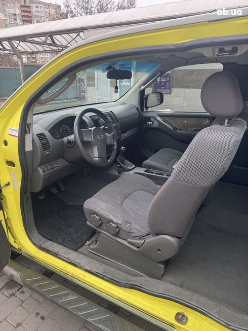 Nissan Navara 2007 зеленый - фото 4