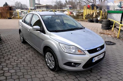 Ford Focus 2010 - фото 3