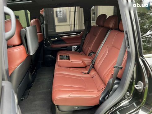 Lexus LX 2019 - фото 30