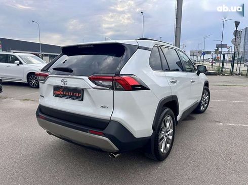 Toyota RAV4 2023 - фото 9