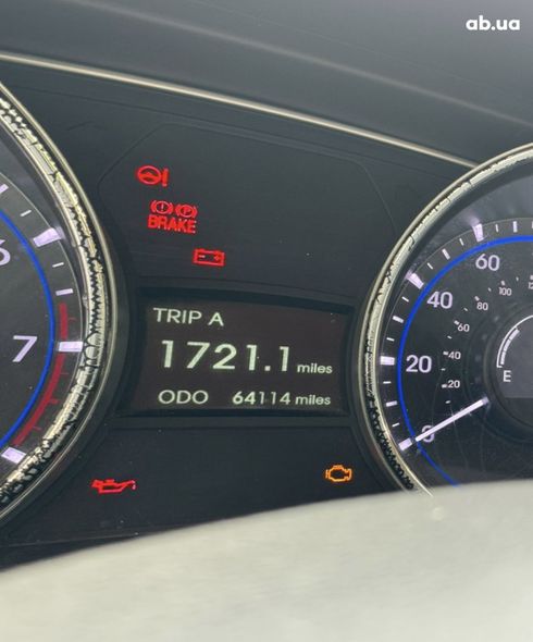 Hyundai Sonata 2014 красный - фото 7