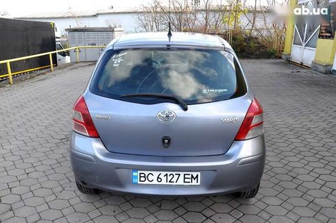 Toyota Yaris 2010 - фото 8