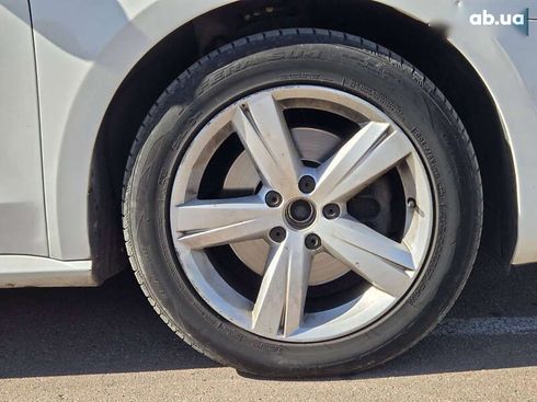 Volkswagen Passat 2012 - фото 18