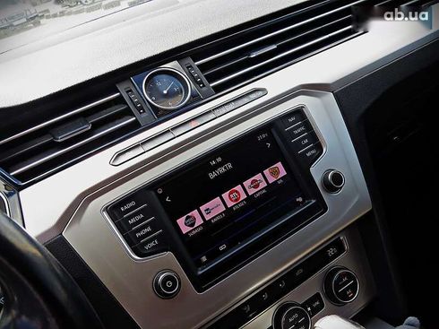 Volkswagen Passat 2017 - фото 10