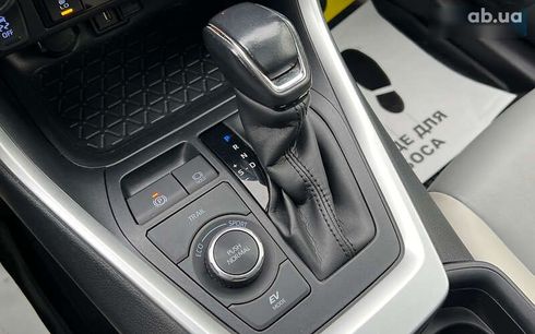 Toyota RAV4 2021 - фото 19