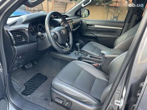Toyota Hilux 2022 - фото 2