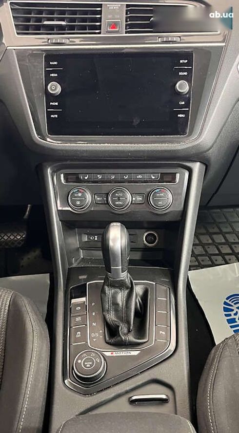 Volkswagen Tiguan 2018 - фото 11