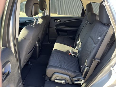 Dodge Journey 2018 серебристый - фото 12