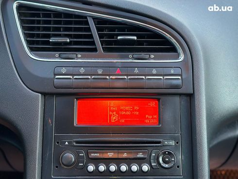 Peugeot 5008 2010 синий - фото 32