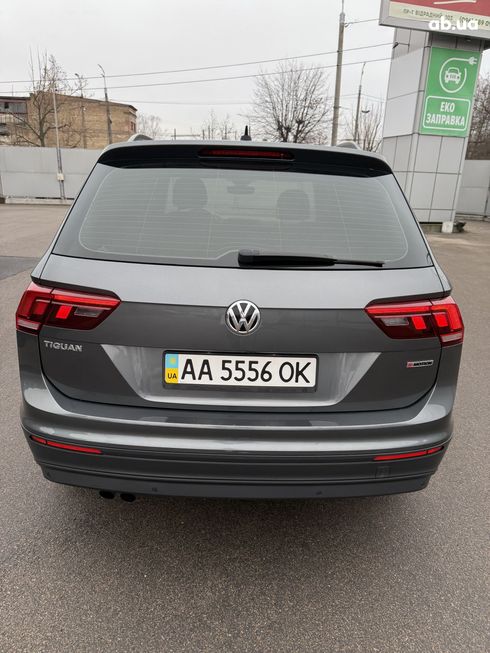 Volkswagen Tiguan 2018 серый - фото 8