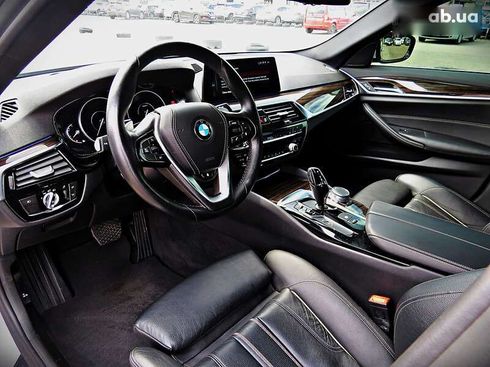 BMW 5 серия 2017 - фото 9