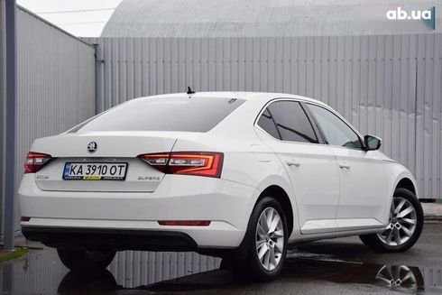 Skoda Superb 2019 - фото 4