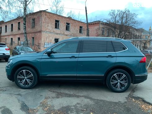 Volkswagen Tiguan 2019 синий - фото 7