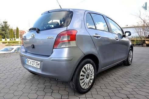 Toyota Yaris 2010 - фото 7