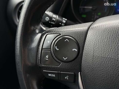 Toyota Auris 2018 - фото 27