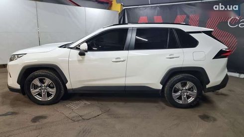 Toyota RAV4 2022 - фото 3
