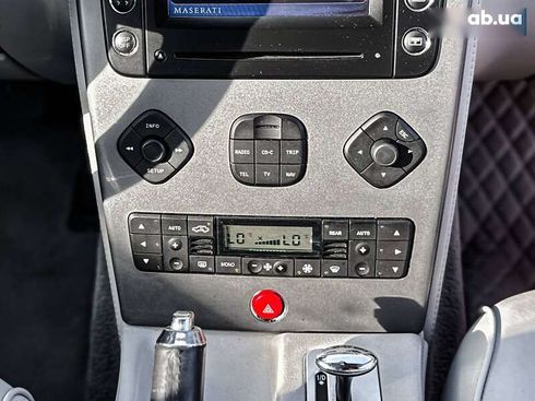 Maserati Quattroporte 2005 - фото 19