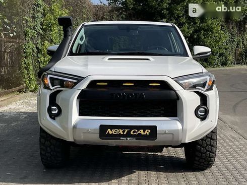 Toyota 4Runner 2018 - фото 10