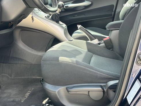 Toyota Auris 2011 синий - фото 30