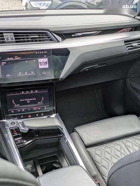 Audi E-Tron 2020 - фото 17
