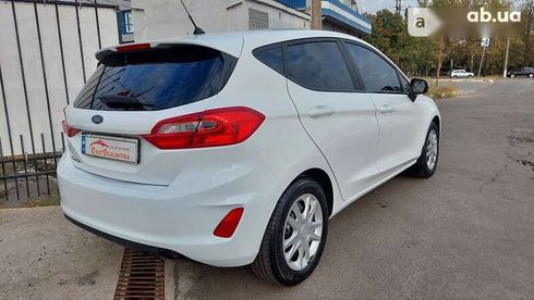 Ford Fiesta 2018 - фото 6