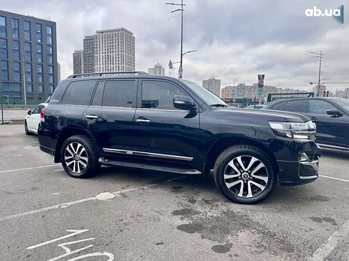 Toyota Land Cruiser 2019 - фото 24