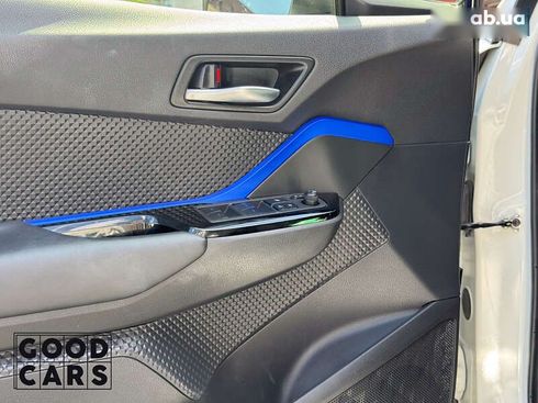 Toyota C-HR 2020 - фото 13