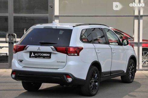 Mitsubishi Outlander 2019 - фото 2