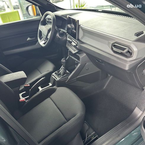 Renault Duster 2025 зеленый - фото 9