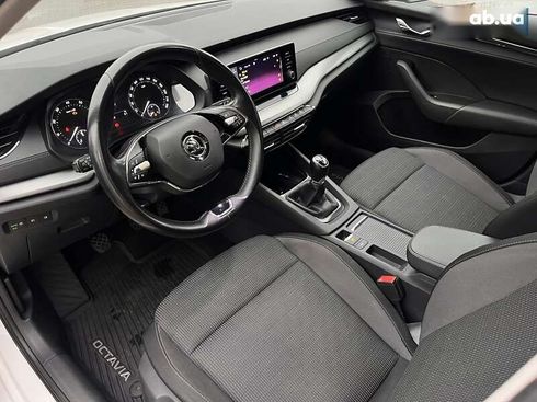 Skoda Octavia 2021 - фото 18