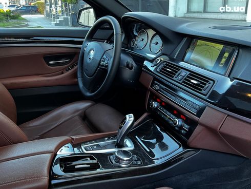 BMW 5 серия 2014 черный - фото 33