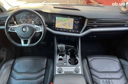 Volkswagen Touareg 2018 - фото 13