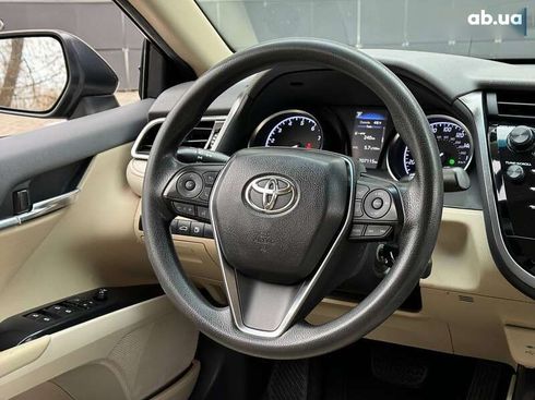 Toyota Camry 2017 - фото 18