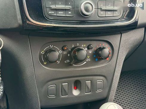 Renault Logan 2018 - фото 21