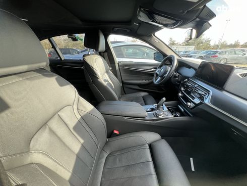 BMW 5 серия 2022 - фото 24