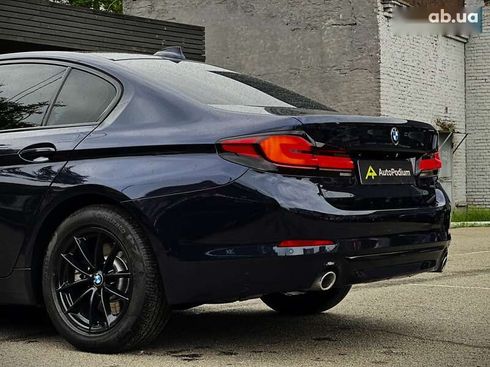 BMW 5 серия 2016 - фото 16